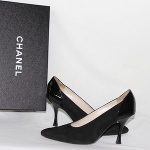 CHANEL suede & patent leather pumps